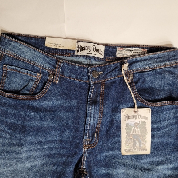 Blue Straight Jeans Modern Fit. Man - Picture 8 of 16